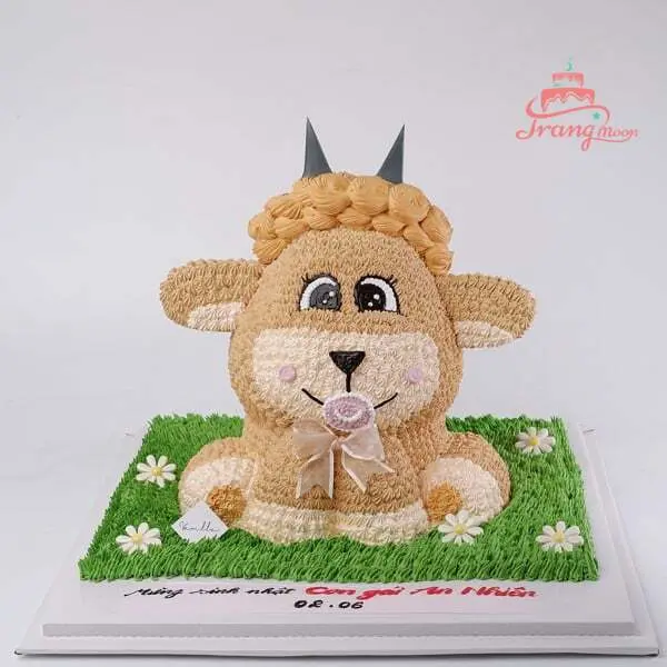 Bánh kem hình con dê dễ thương cho bé