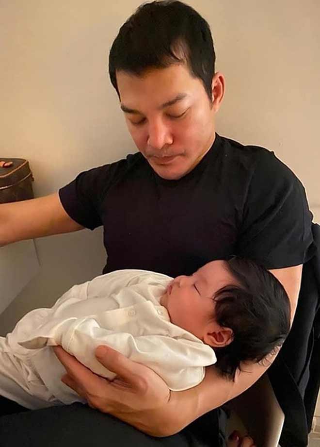 Con gái Trần Bảo Sơn và bạn gái giấu mặt: Càng lớn càng xinh, giống y hệt bố - 8