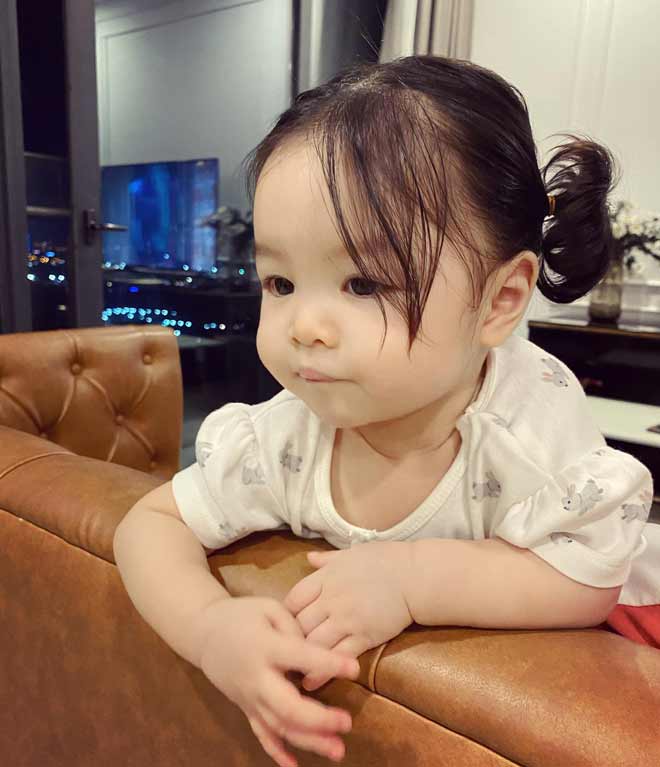 Con gái Trần Bảo Sơn và bạn gái giấu mặt: Càng lớn càng xinh, giống y hệt bố