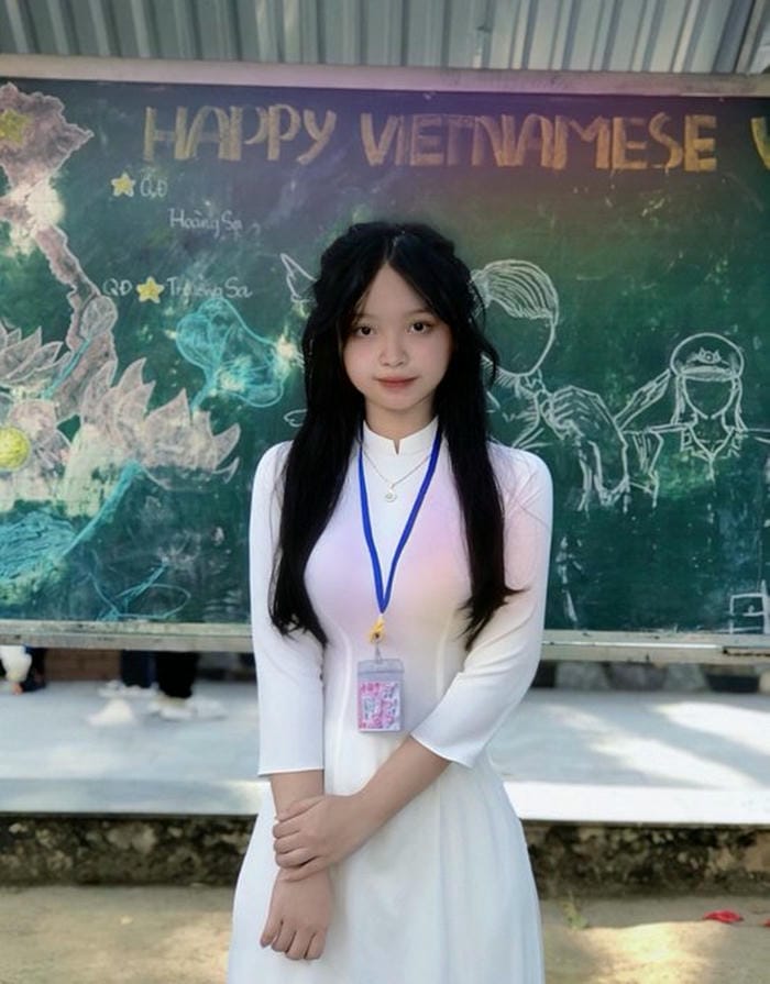 Ảnh mặt gái xinh k11 trong bộ áo dài thướt tha
