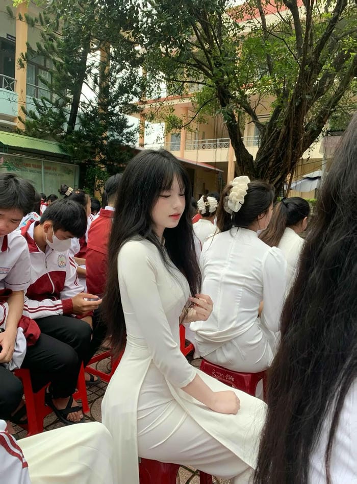Ảnh gái k11 đi khai giảng cực xinh