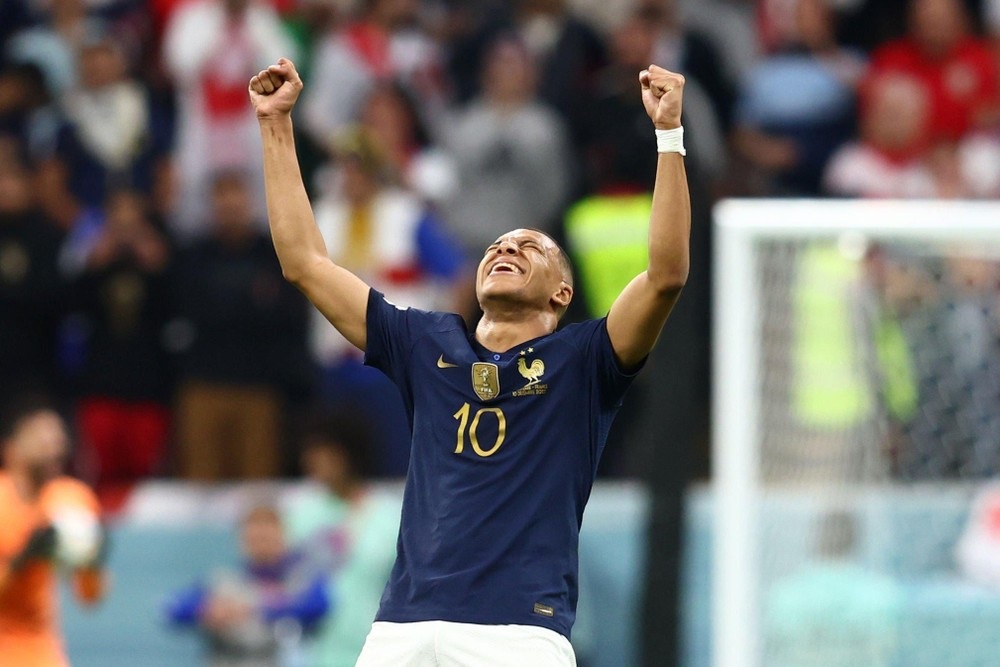 Mbappe cười to hết cỡ trên nỗi đau của người Anh - 5