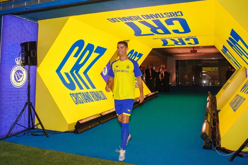 Hình ảnh Ronaldo ra mắt tại Saudi Arabia - Báo và Phát thanh - Truyền hình Ninh Bình