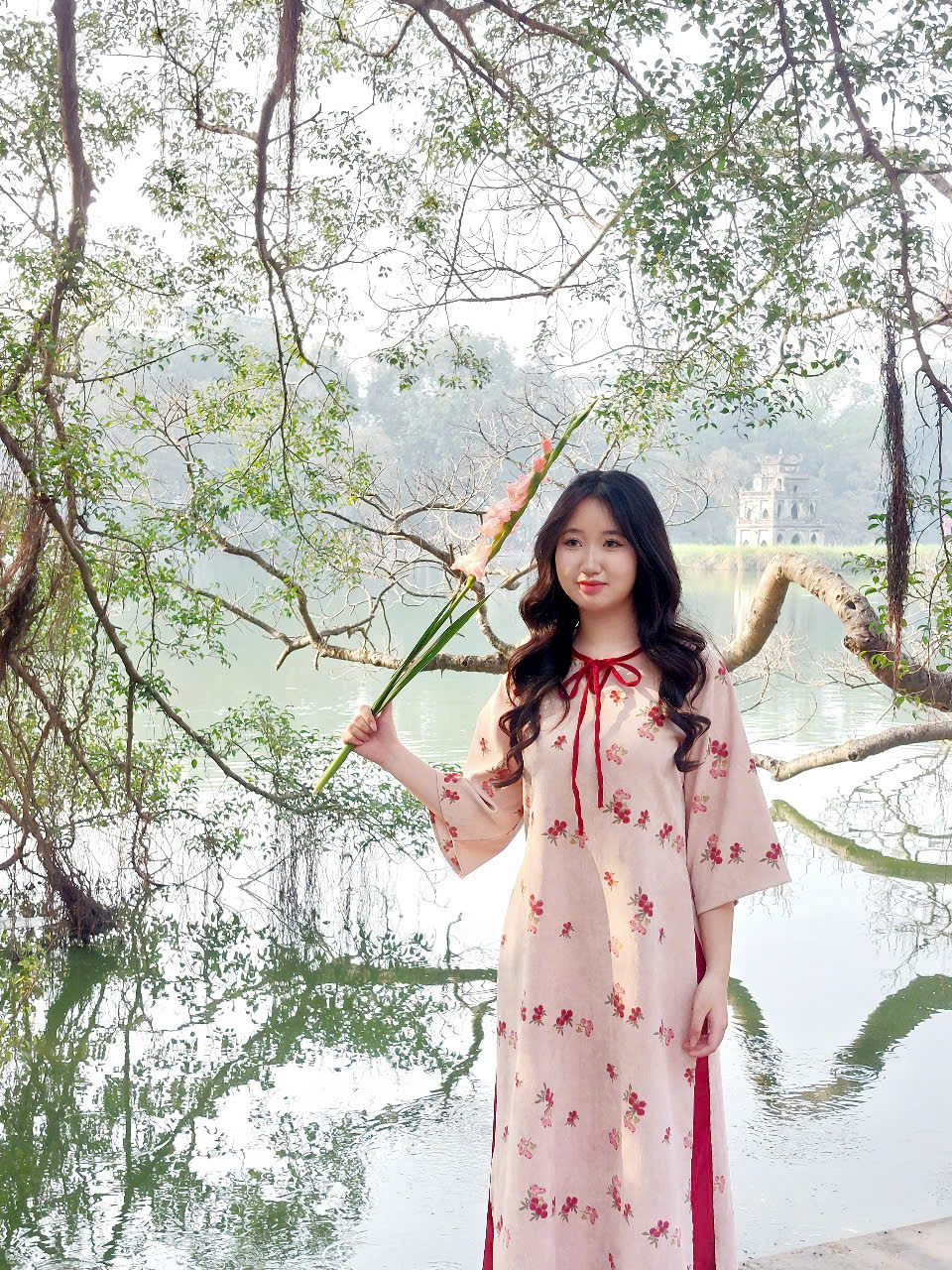 Diện áo dài lên phố chụp ảnh Tết - 2