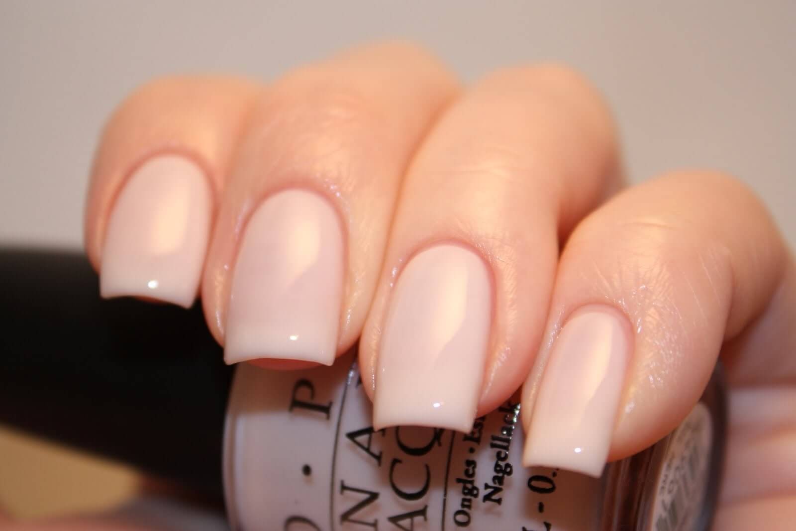 màu nail cho da ngăm đen