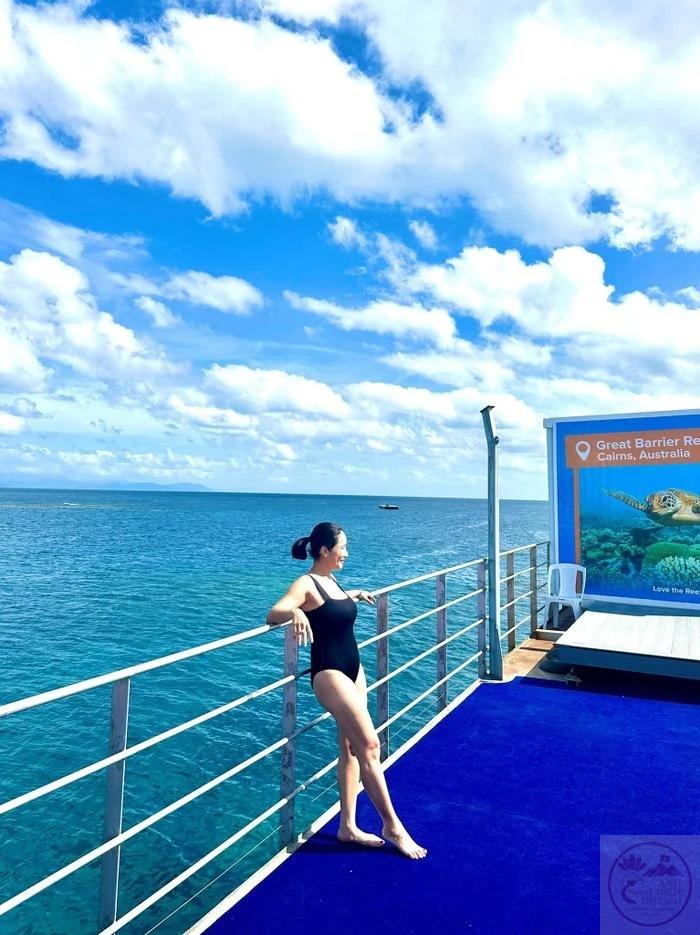 MC Cát Tường "hút mắt" với bikini
