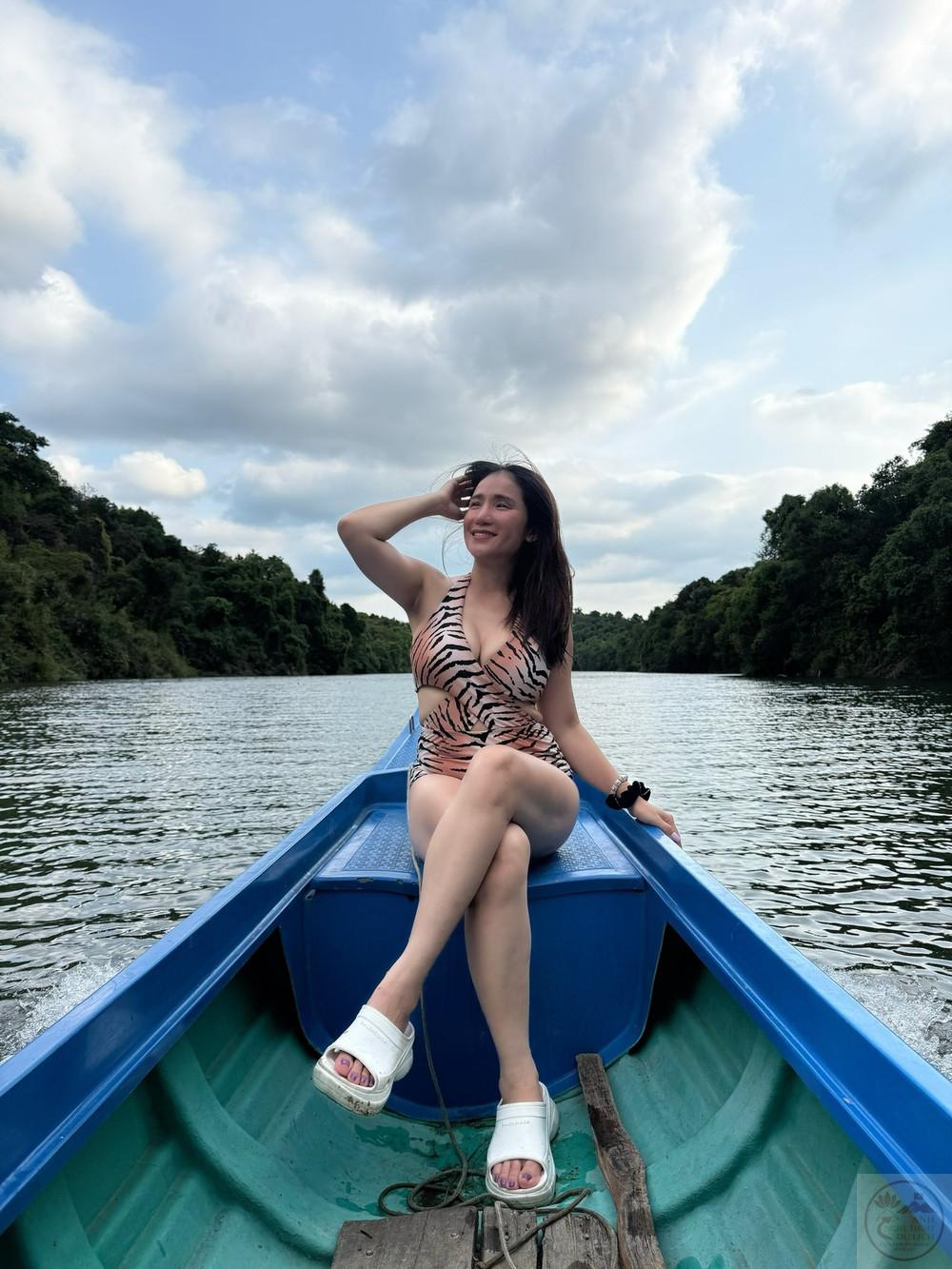 MC Cát Tường diện bikini đi bắt hến khiến netizen "ná thở" | Báo Tri thức và Cuộc sống - TIN TỨC PHỔ BIẾN KIẾN THỨC 24H