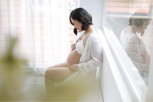 10 ý tưởng chụp ảnh bầu đẹp và ý nghĩa cho mẹ bầu