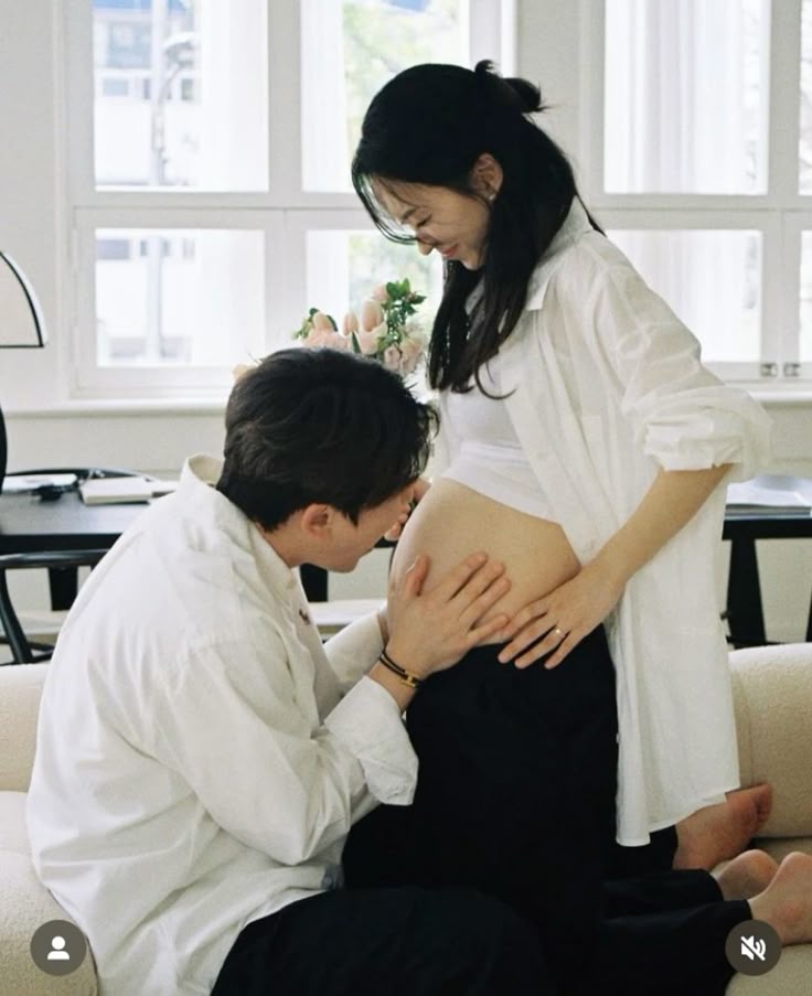 Bộ ảnh bầu gia đình thể hiện tình yêu ngọt ngào nhất