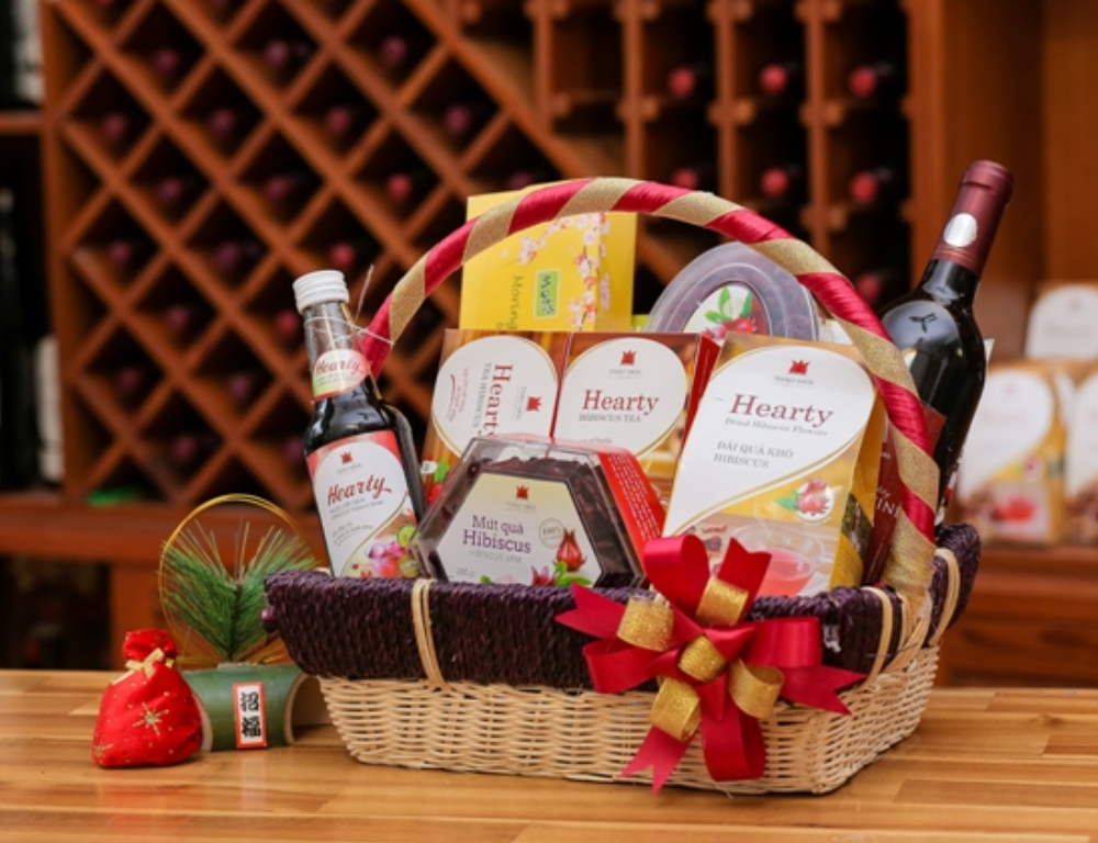 The Art of Vietnamese Gift Giving: A Cultural Guide
