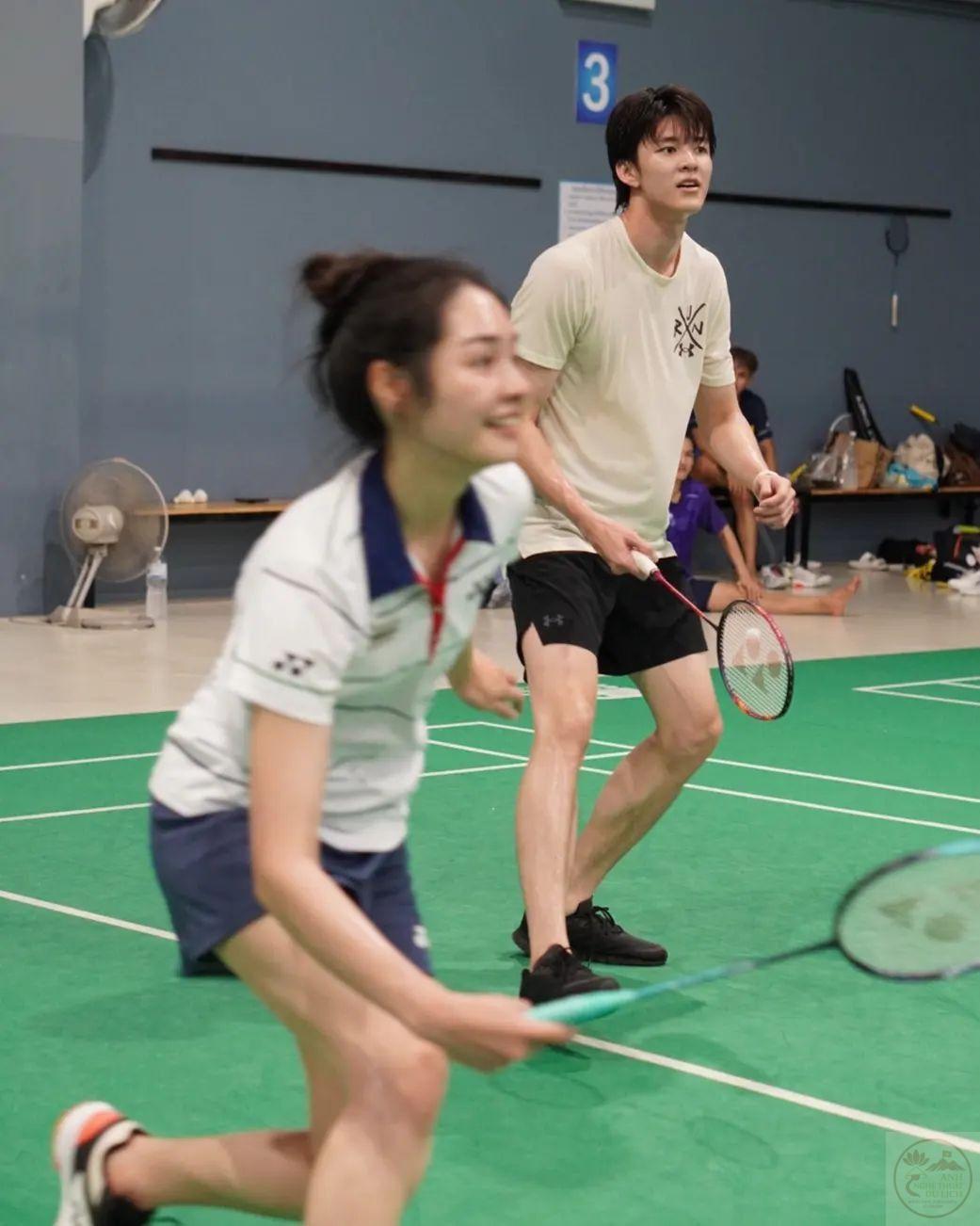 Từng chi tiết nhẹ nhàng cũng đủ làm bừng sáng bầu không khí chung