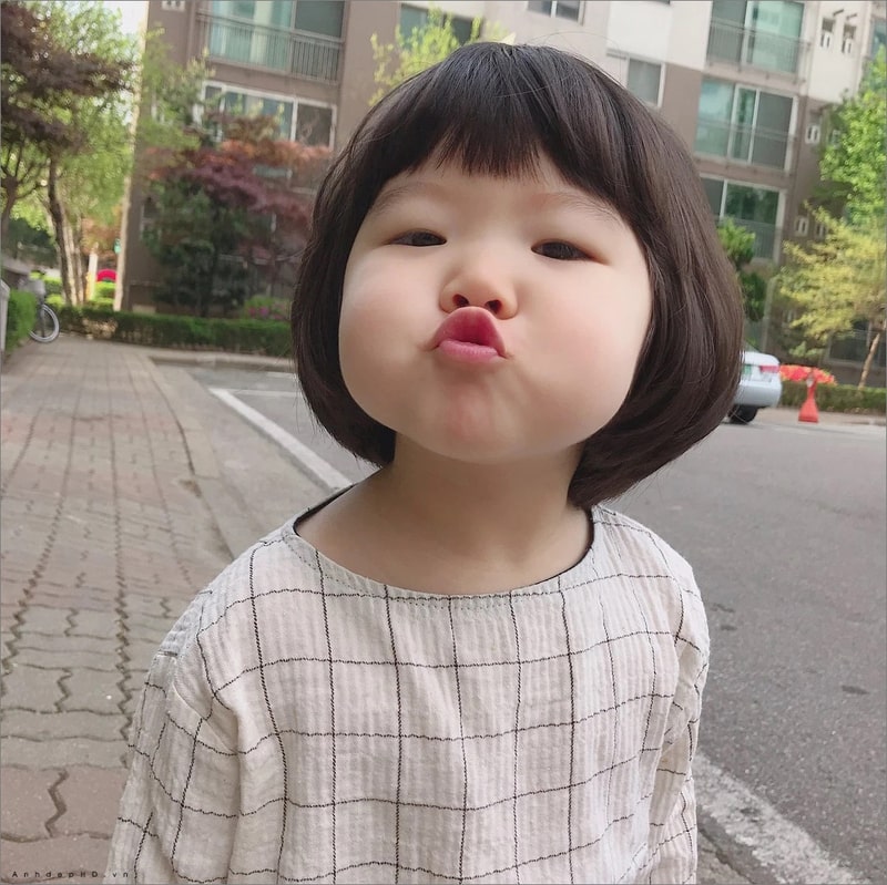 Hình meme em bé cười đáng yêu.
