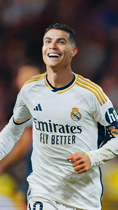 ảnh nền ronaldo cười khi cùng đội bóng chiến thắng