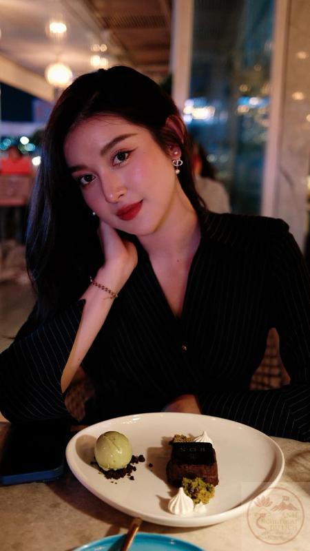 Huyền My bikini