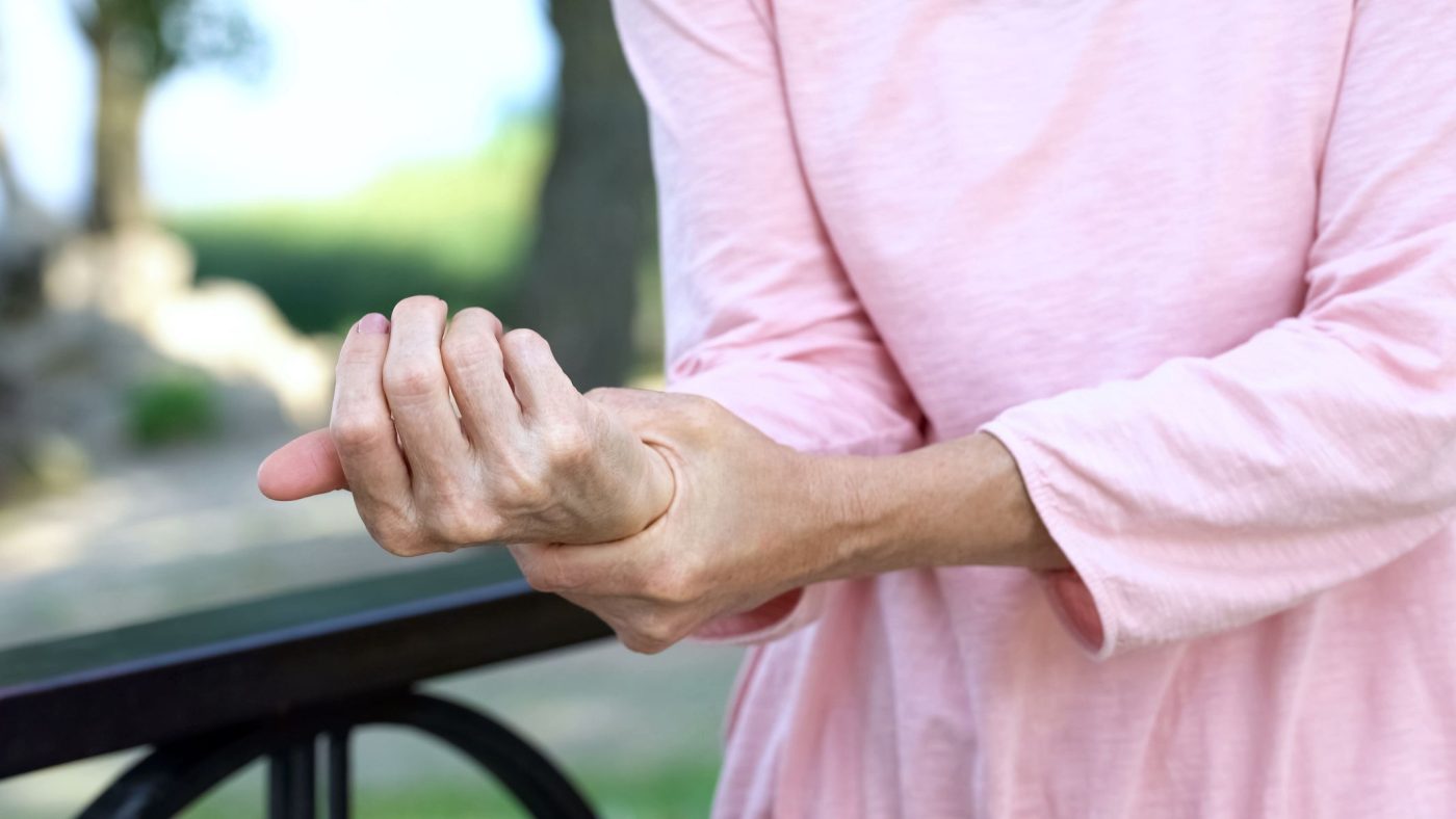 Những nguyên nhân làm cánh tay bị mất lực