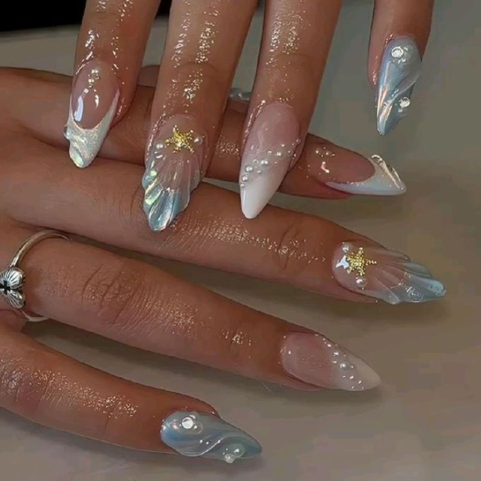 Mẫu móng tay đẹp nhẹ nhàng siêu trendy cho nàng