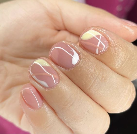 Nail đen- hồng là một trong những bộ móng tay đẹp cho ngày tết