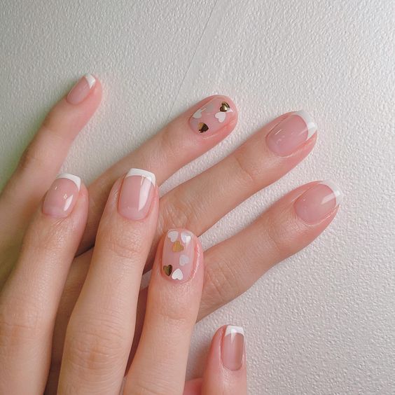 Nail loang vân đá với vẻ đẹp sang trọng, quyền lực và quý phái