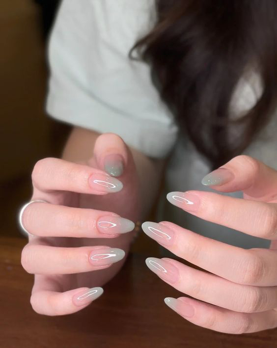 Nail loang vân đá dành cho các nàng từ 25 tuổi trở lên, phù hợp đi chơi tết