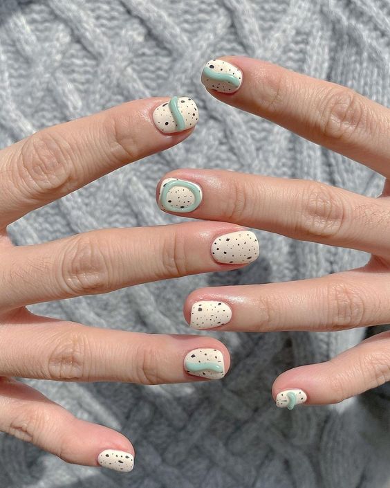 Mẫu nail đường gợn sóng trắng
