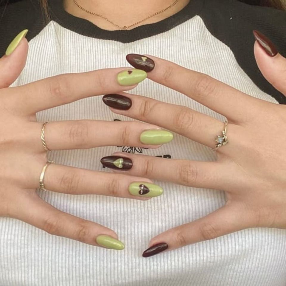 Nail thạch nâu pastel pha màu xanh pastel