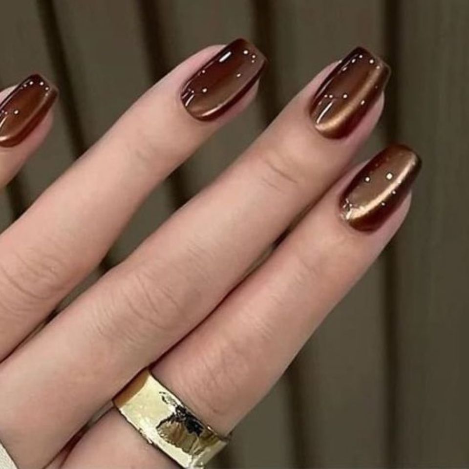 Nail thạch nâu mắt mèo huyền ảo