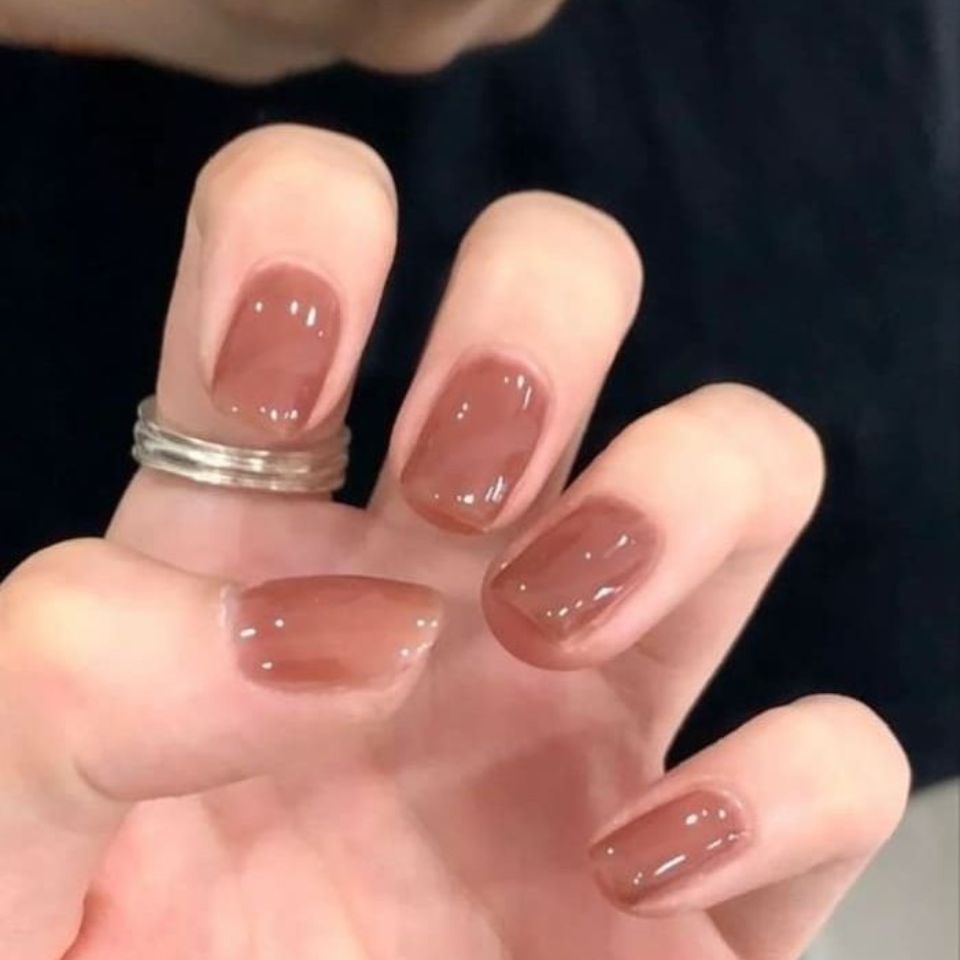 Móng tay thạch nâu sơn gel trơn