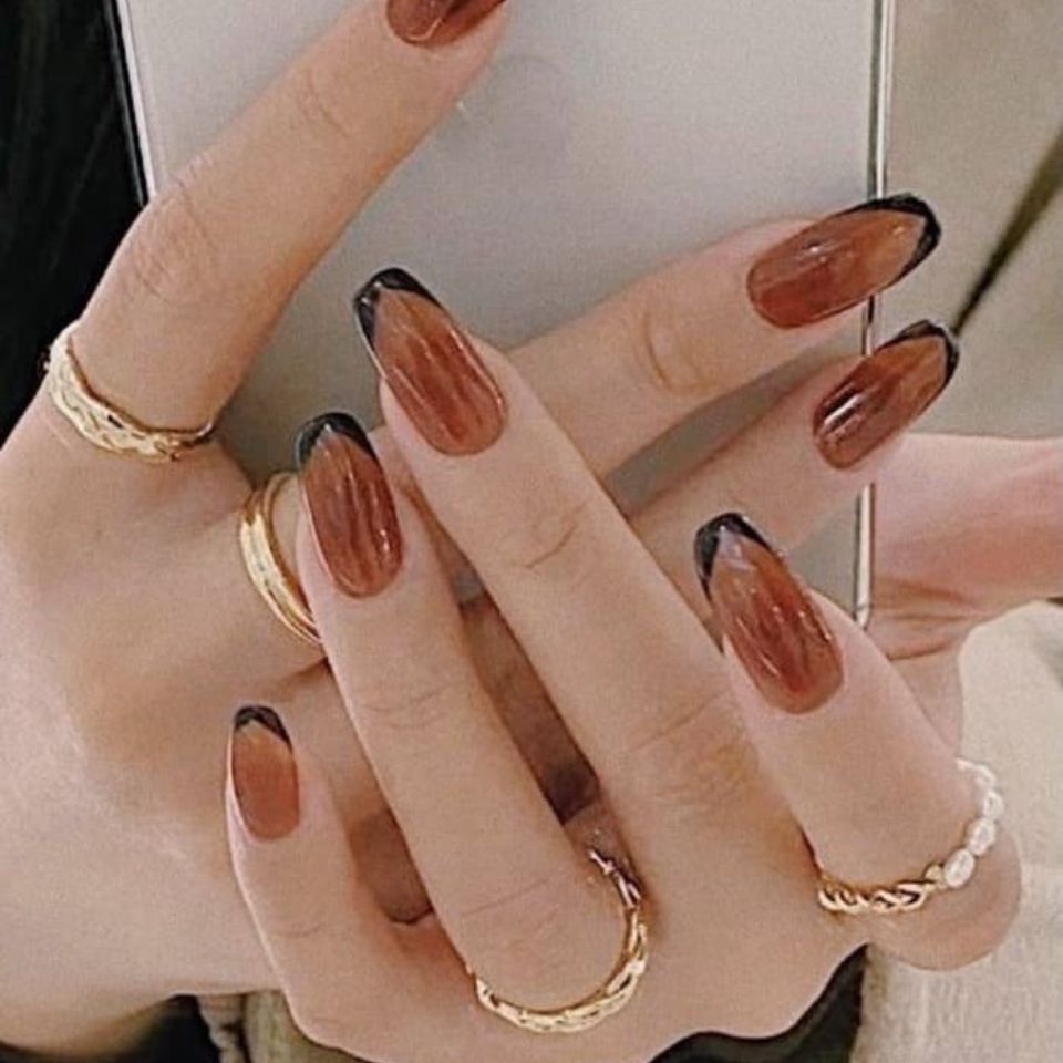 Nail thạch nâu kết hợp đầu móng viền