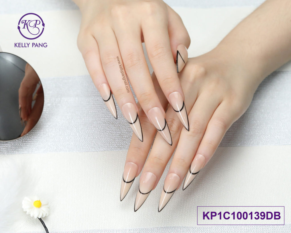 Mẫu nail màu xanh đơn giản sang trọng