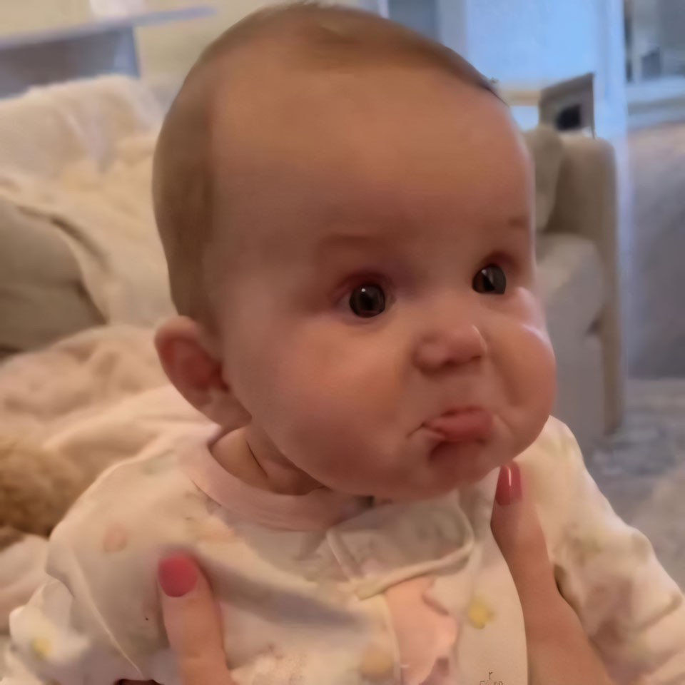 baby anh em be khoc cute 960px 960px avatar 7