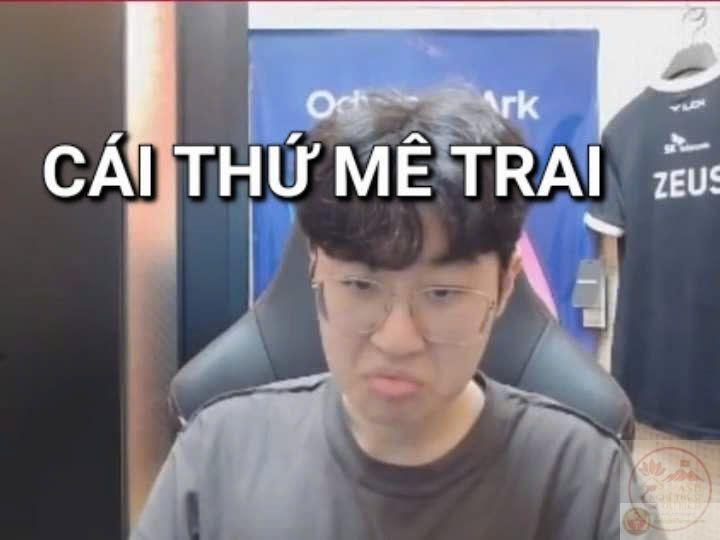 bĩu môi mê trai