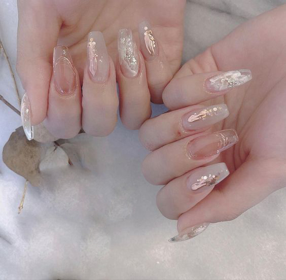 Nail đẹp tráng gương là xu hướng làm đẹp của giới trẻ năm nay