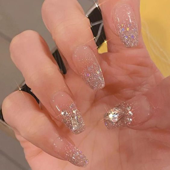 Nếu thích màu sắc nhưng sợ chói, đừng ngại chọn nail màu pastel