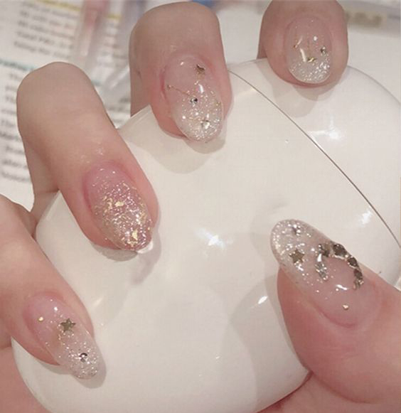 Nail đẹp móng dài toát lên vẻ đẹp nhẹ nhàng