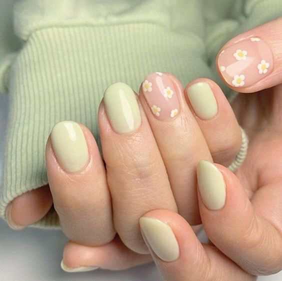 Mẫu nail đẹp nhẹ nhàng với form móng ngắn dành cho cô nàng công sở