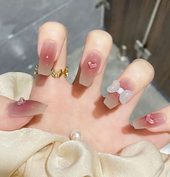 Hoạ tiết đơn giản nhưng độc lạ giúp mẫu nail thêm phần cuốn hút hơn