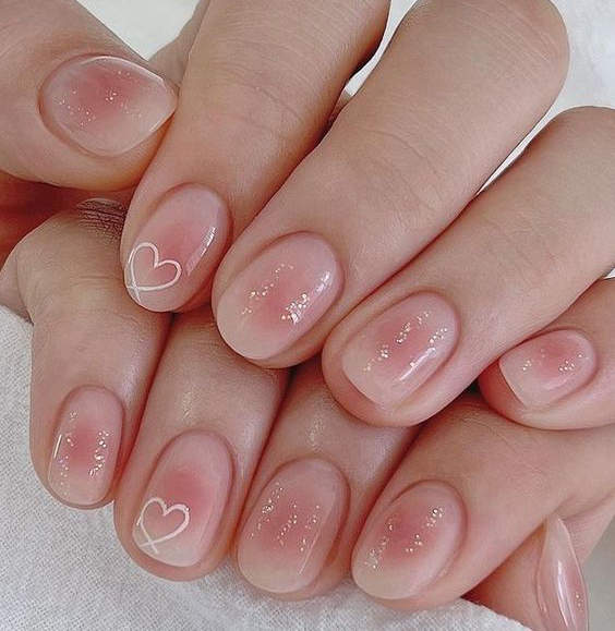 Mẫu nail thu hút với vẻ đẹp dịu dàng, nữ tính và sang chảnh