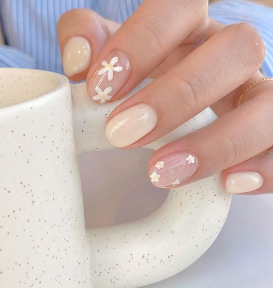 Tham khảo mẫu nail trắng tinh khiết và nhẹ nhàng cho cô dâu