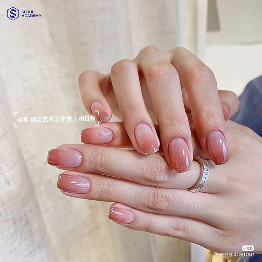 Một trong những mẫu nail đẹp nhẹ nhàng dành cho “team bánh bèo” 