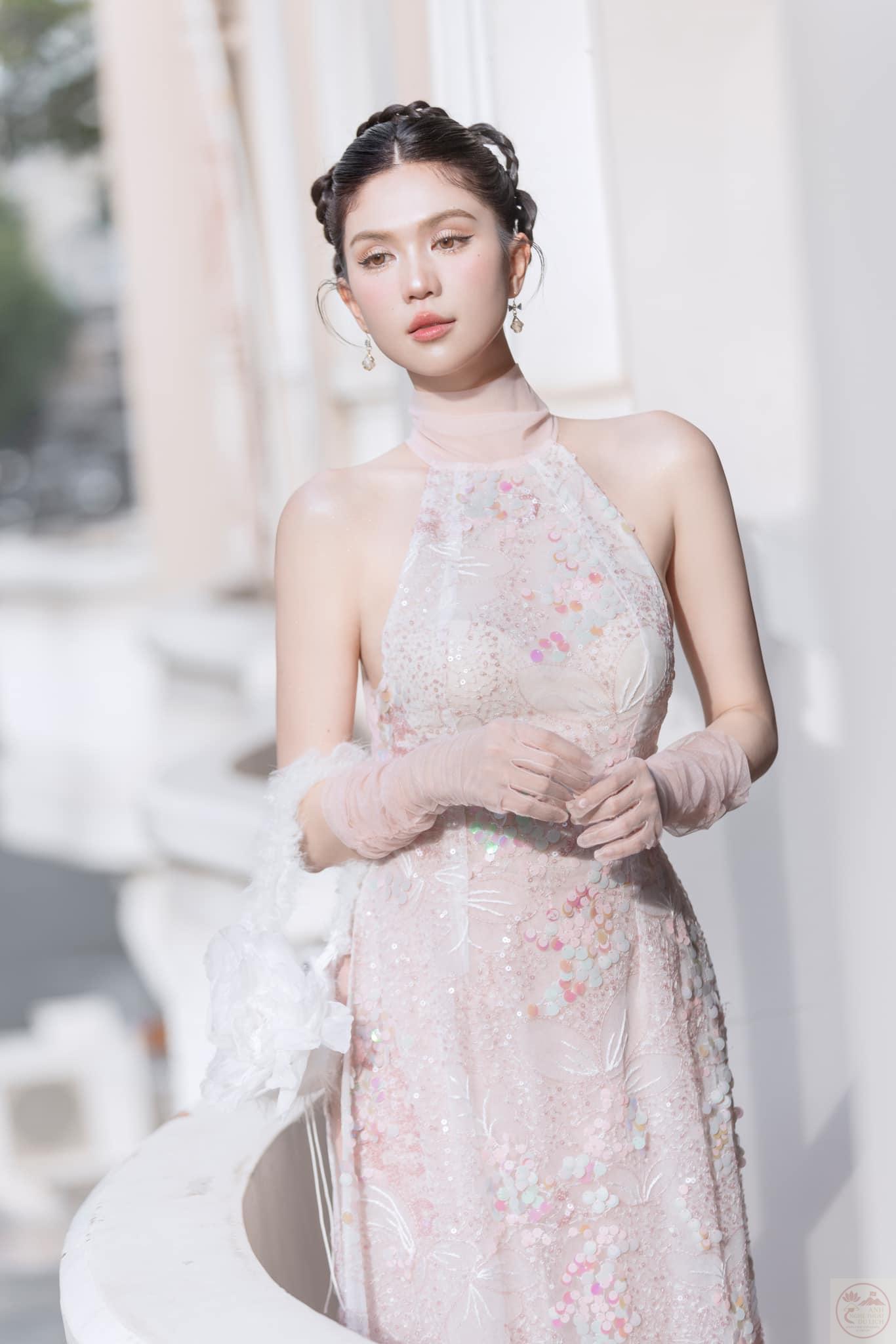 Người đẹp trẻ trung lan tỏa sức hút mạnh mẽ tại sự kiện văn hóa lớn