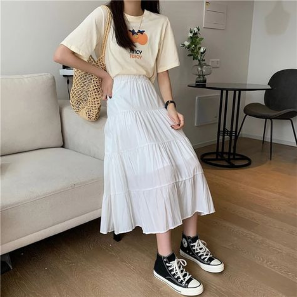 Chân váy xếp ly dài phối với giày gì trending 2024?