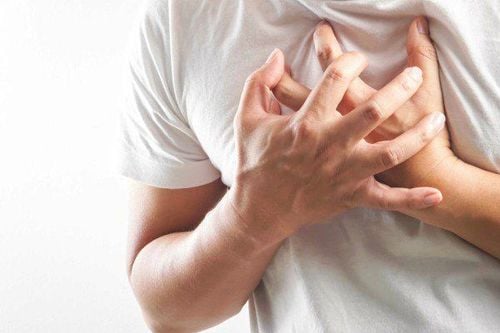 Bệnh nhân có chỉ số phân suất tống máu EF thấp sẽ thường xuyên khó thở