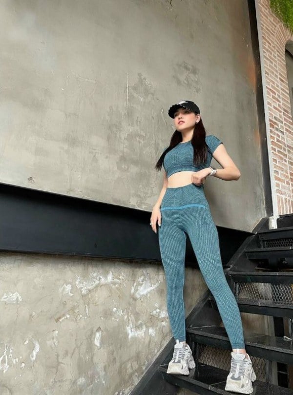 Bật mí những cách đội mũ lưỡi trai đẹp cho nữ