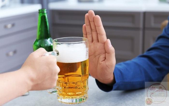 Cách thể hiện tinh nghịch giúp việc nói không với rượu bia trở nên nhẹ nhàng hơn