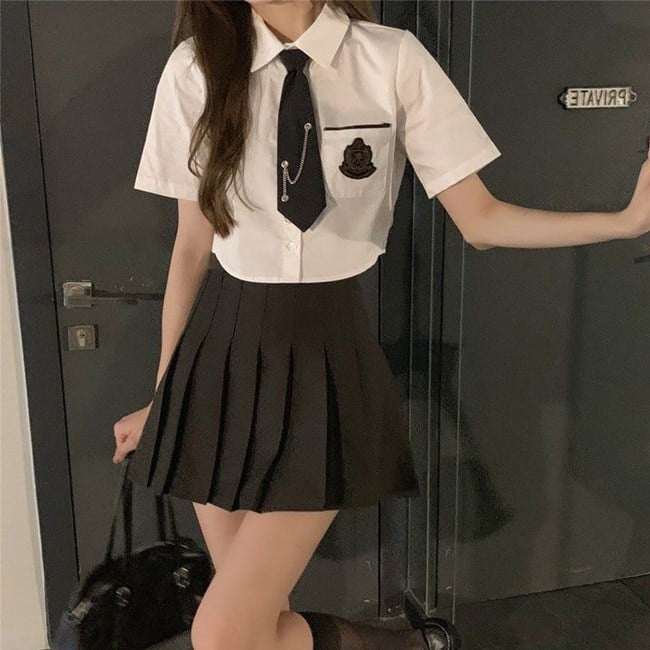 15 Cách phối đồ với chân váy xếp ly ngắn cho Nàng cực xinh