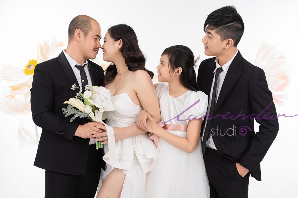 Hướng dẫn tạo dáng gia đình 4 người