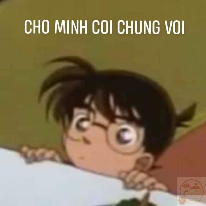 Ảnh Conan cầm kính lúp với biểu cảm hài hước trong meme