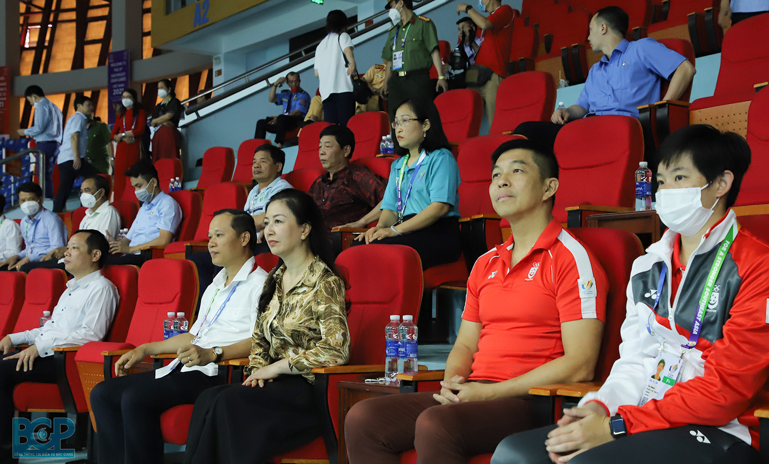 Lãnh đạo cấp cao Việt Nam và Singapore dự khán các trận đấu cầu lông tại SEA Games 31.