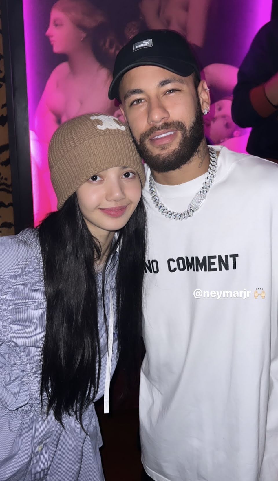 Lisa (BlackPink) đăng ảnh bên Neymar khiến fan 'phát sốt'