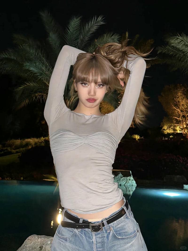 Lisa Blackpink trong ảnh lisa cute, tươi tắn